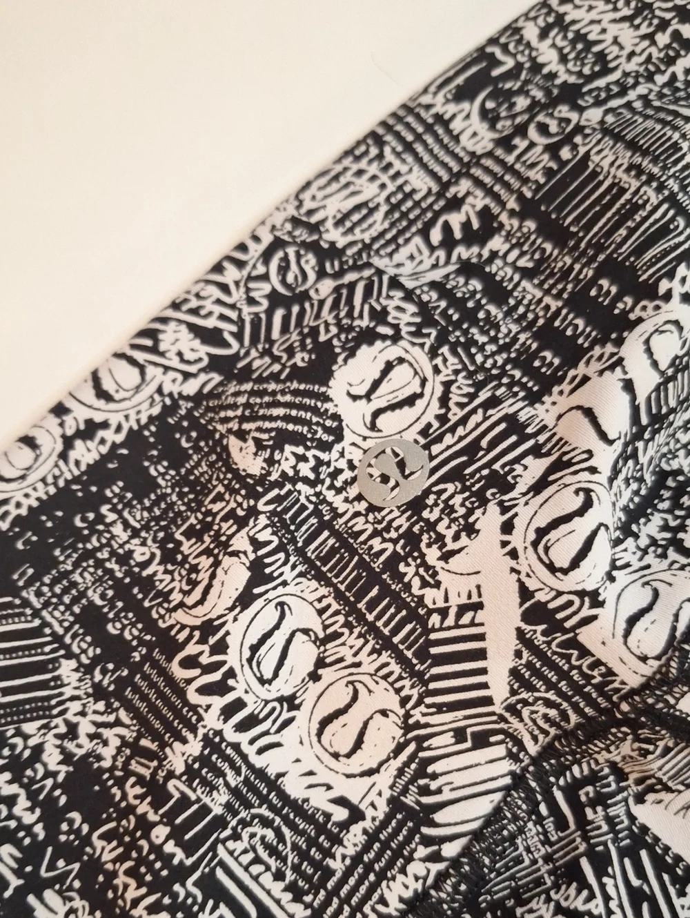 #908 Lululemon leggings size 2